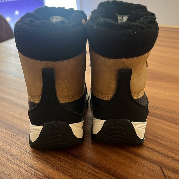 3M Thinsulate Winter Boots size 6 - Picture 3 of 3